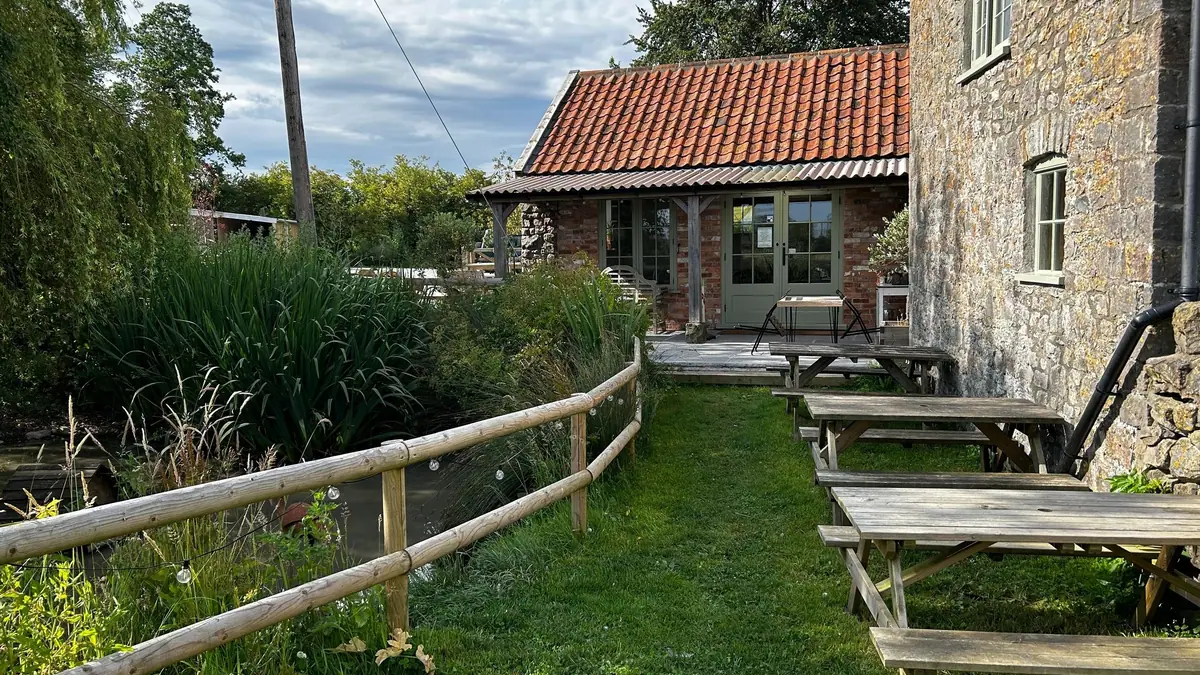 The Owl in the Oak – cake shop in Kingston Seymour, Clevedon